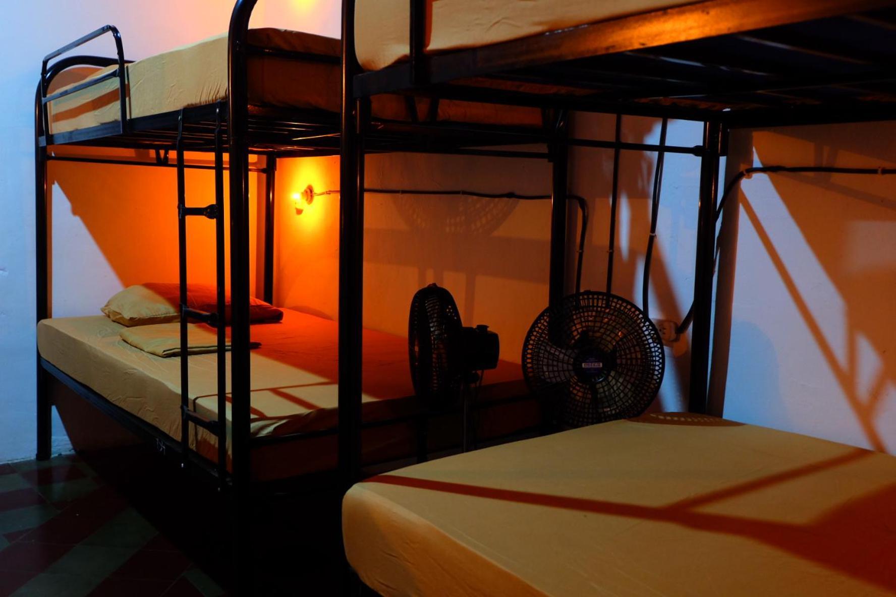 גרנאדה Deakachimba Hostel מראה חיצוני תמונה
