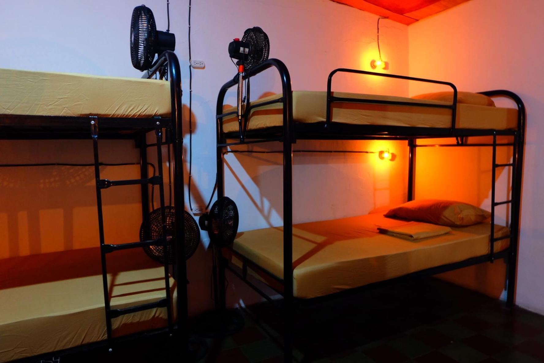 גרנאדה Deakachimba Hostel מראה חיצוני תמונה